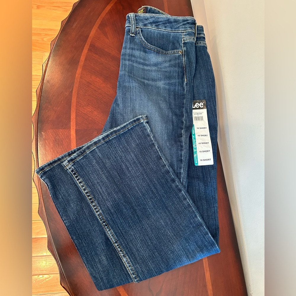 NWOT Lee Women's Bootcut Mid Rise Classic Indigo Jeans